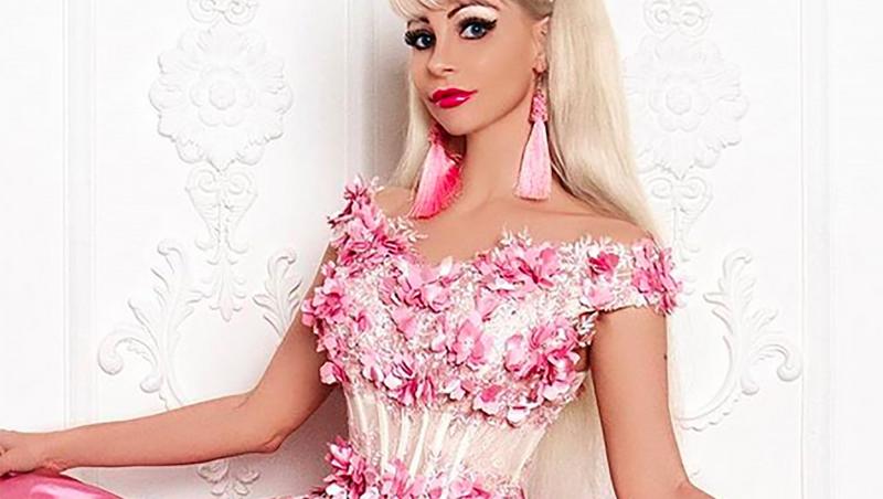 A cheltuit peste 120.000 de lire pentru a fi o adevărată păpușă Barbie: „Sunt un model de urmat”