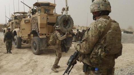 Militari români răniți în Afganistan! Au fost atacați cu un dispozitiv exploziv și foc de armament