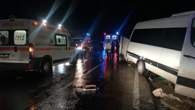 Plan roșu de intervenție! Accident grav la Iași: opt persoane au ajuns la spital după ce două microbuze s-au ciocnit