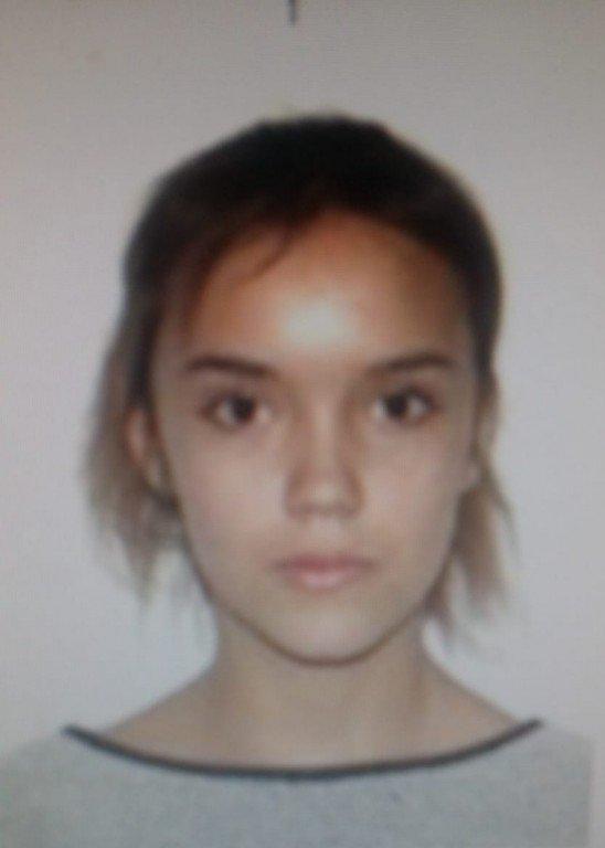Puștoaică de 15 ani, de negăsit de cinci zile! Adolescenta a fugit de acasă după ce s-a certat cu părinții