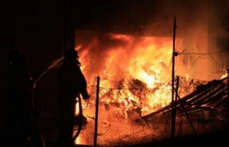 Tragedie în Bacău! O mamă și fetița sa de 9 ani au murit arse de vii, după ce locuința le-a fost cuprinsă de flăcări