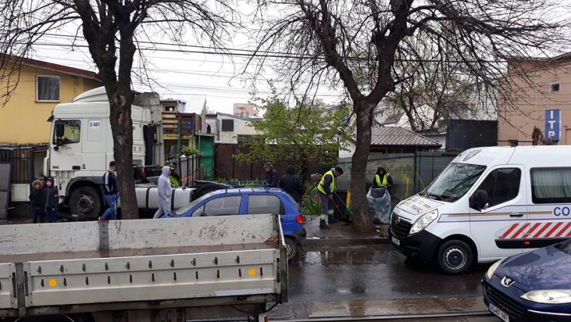 Un TIR a făcut prăpăd în București! A lovit mai multe mașini și imobile (FOTO)