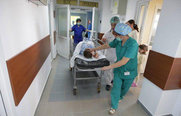 Disperarea unei familii! Un copilaș de doar un an a murit, sub privirile &icirc;ngrozite ale părinților. Ce a dus la cumplita tragedie