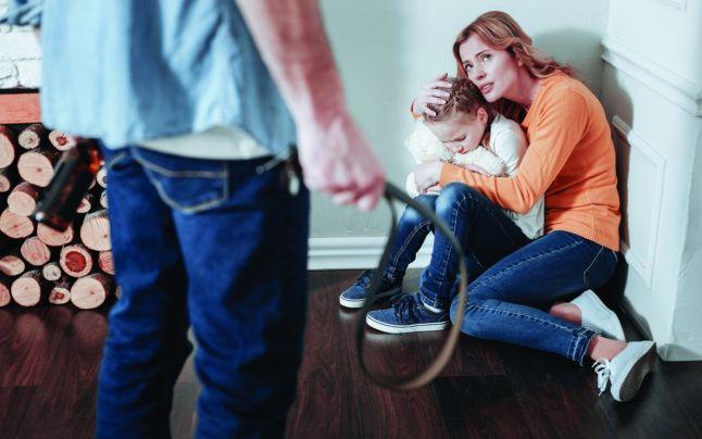 E oficial! Cei care &icirc;și bat nevasta sau copiii nu au ce căuta &icirc;n această țară!&nbsp;