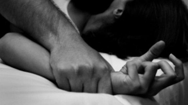 Un bărbat și-a abuzat fiica de 15 ani după ce s-a &icirc;ntors acasă beat mort! Cum și-a motivat gestul &icirc;n fața oamenilor legii