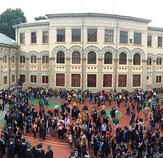 Ce au arătat probele de exudat luate de la colegii fetei de la Colegiul &rdquo;Gheorghe Lazăr&rdquo; care a murit de meningită! Anunțul făcut de Ministerul Sănătății