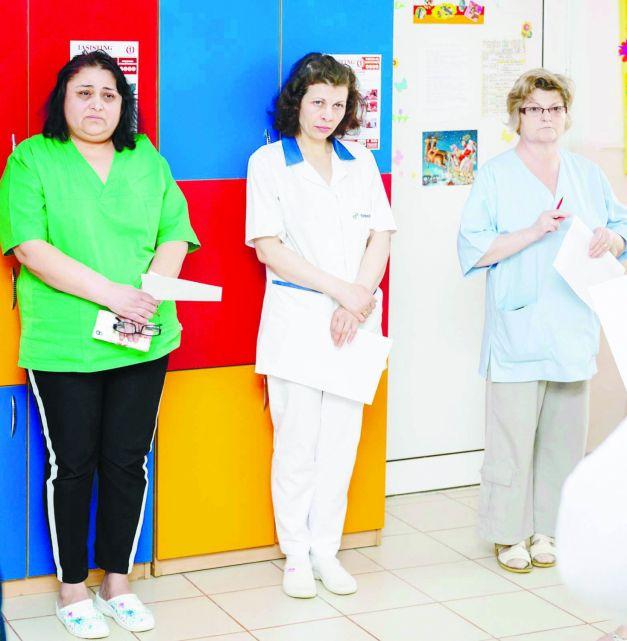 Șefa creșei unde &icirc;ngrijitoarele &icirc;nvață copiii să &icirc;njure, bătută de un părinte! Poliția a intervenit de urgență