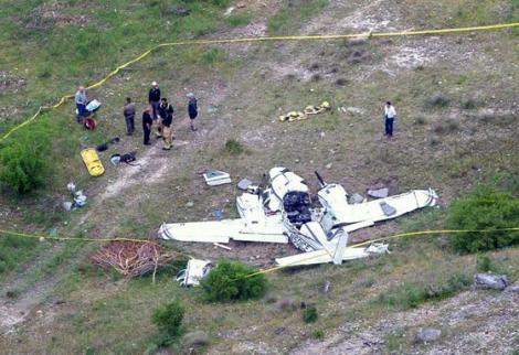 Avion prăbușit în Statele Unite. Pilotul, în vârstă de 65 de ani, și cinci pasageri au murit - Video