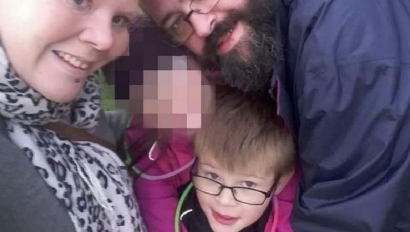 Un băiețel în vârstă de 6 ani a murit după ce a căzut pe fereastră! Tatăl lui, înnebunit de durere! „L-am certat” - Foto
