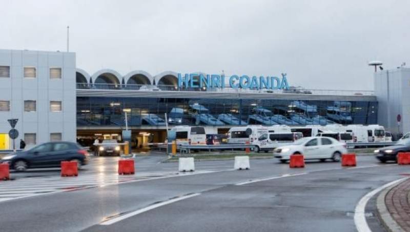 Dezastru la Aeroportul Otopeni! Ministrul Transporturilor: „Pasagerii sunt nevoiţi sa stea pe marginea scărilor şi pe pervazul geamurilor” - Foto