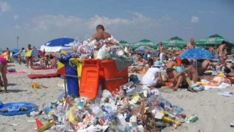 800 de lei amendă pentru un pahar aruncat pe plajă! Autoritățile sunt nemiloase în cazurile de neglijență