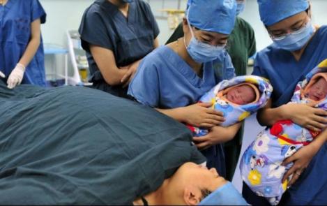 Premieră în lumea medicală! O femeie a născut gemeni, la numai o lună după ce a dat viață primului copil