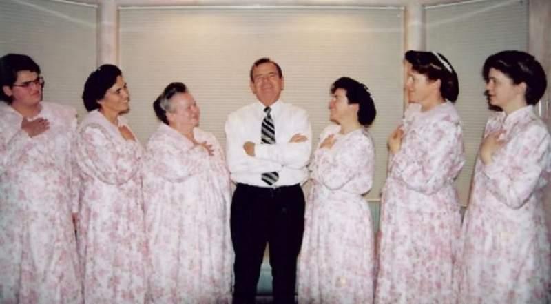 Bărbatul care are 24 de soții și 149 de copii a ajuns pe m&acirc;na autorităților. Ce pedeapsă a primit