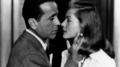 Bogart și Bacall. Cum l-a cucerit o româncă pe cel mai mare actor al secolului trecut: “Păpușă, hai, rămâi la cină?” S-au căsătorit după câteva luni de relație!