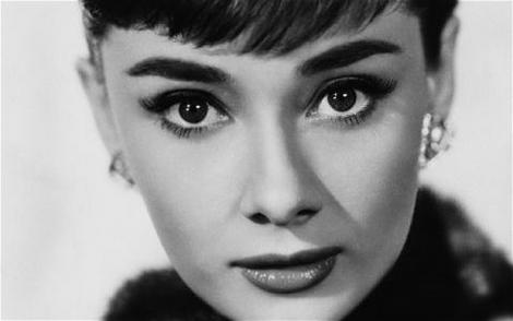 Pe Audrey Hepburn a iubit-o o lume întreagă, dar ea a avut un secret de familie rușinos! Dacă s-ar fi aflat, ar fi fost distrusă