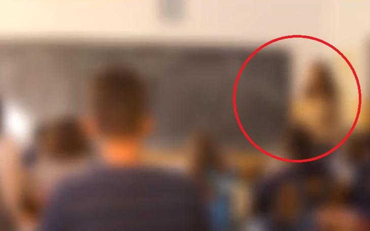 Filmare scandaloasă! O profesoară a fost surprinsă c&acirc;nd &icirc;și umilea elevii, &icirc;n București! &bdquo;Eu sunt &icirc;n război...&rdquo; (VIDEO)
