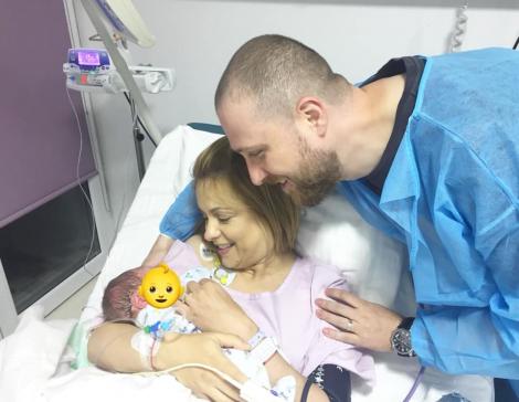 Simona Gherghe a născut. Soțul ei, Răzvan, a asistat la naștere. Prima declarație a vedetei Antena 1