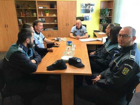 Şase poliţişti români, în premieră într-o misiune de suport operativ în Cehia, în perioada mai - iulie