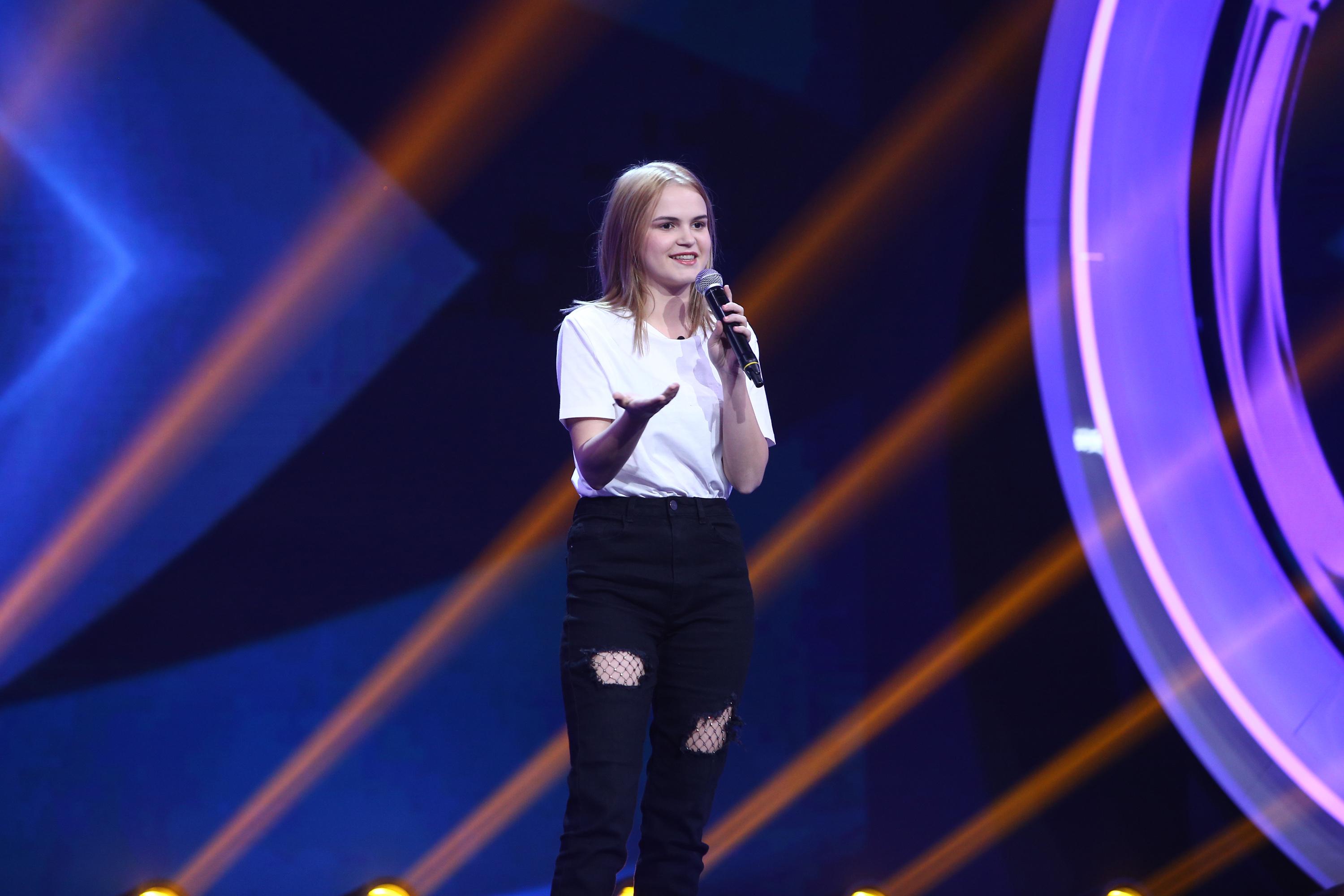 Alexia Roman, premieră absolută: „Știu că se spun multe lucruri despre craioveni. Să știți că toate sunt adevărate” Delia: „Nu vrei la X Factor?”