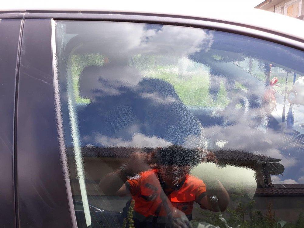 A fost găsită moartă &icirc;ntr-o mașină care &icirc;i devenise casă. Femeia dormea &icirc;n autoturism &icirc;n fiecare noapte