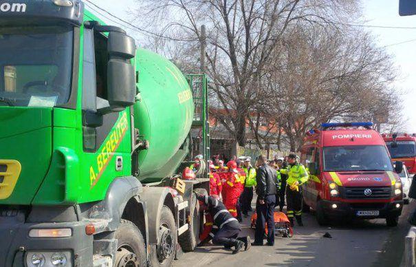Accident grav &icirc;n Satu Mare! O femeie și fiica ei de cinci ani au fost călcate de o betonieră. Cum s-a produs nenorocirea