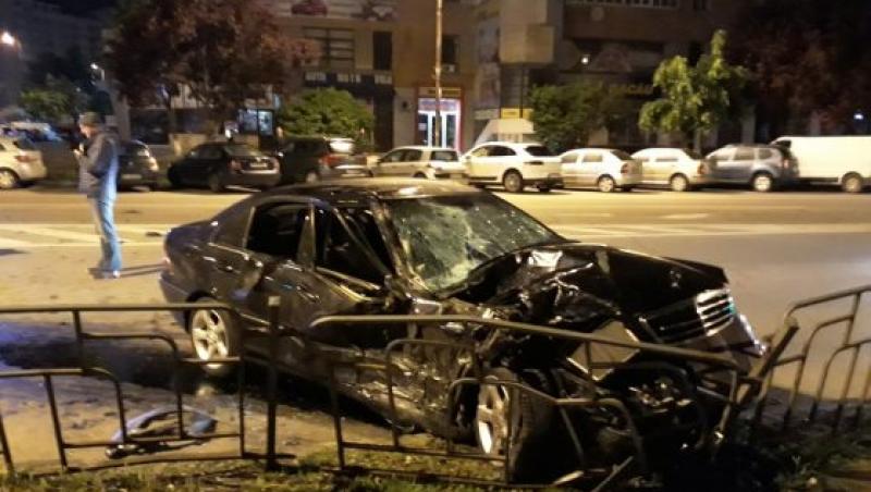 Grav accident rutier, cu 16 victime, în Bacău. Un șofer a intrat cu viteză într-un microbuz plin cu persoane