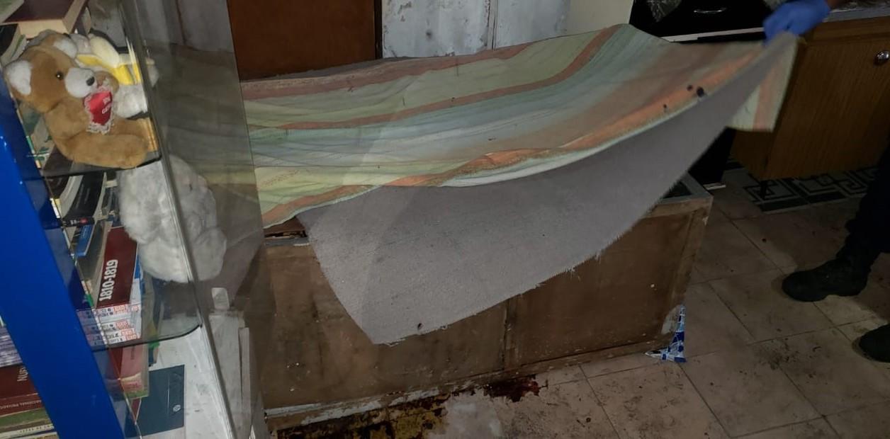 Descoperire macabră! Un bărbat a ținut ascunse cadavrele mamei și al unchiului pentru a &icirc;ncasa pensia lor lunară