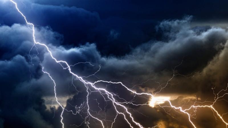 Vremea în weekend 18-19 mai 2019. Meteo București: furtuni și descărcări electrice. Vremea România