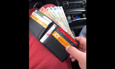 Un român este de-a dreptul șocat după ce și-a pierdut în parcare portofelul cu mulți bani și acte. Ce s-a întâmplat