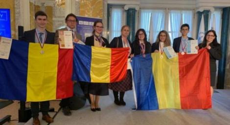 Ei sunt dovada vie că se poate! Elevi români premiați cu medalii de aur la Olimpiada Internaţională de Chimie din Rusia!