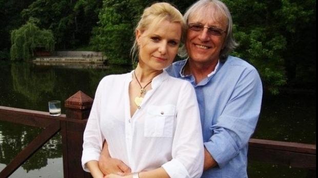 Medicii i-au cerut Simonei Secrier să-l deconecteze de la aparate pe Mihai Constantinescu! Starea artistului, &icirc;n continuare gravă!