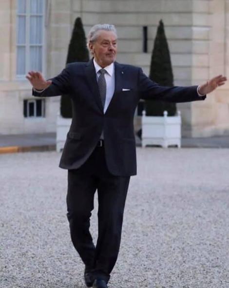 Alain Delon, discurs emoţionat la primirea trofeului Palme d'Or de onoare: Mă gândesc la Mireille şi la Romy
