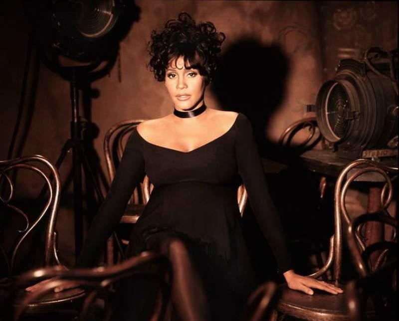 Bombă în lumea muzicii! Whitney Houston va fi „readusă la viață” prin intermediul unei holograme și a unui album postum, cu melodii nemaiauzite