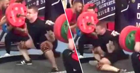 Momente apocaliptice în lumea sportului! Un halterofil s-a prăbușit la pământ după ce a încercat să ridice 250 de kilograme. Video