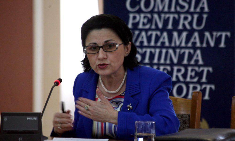 Ecaterina Andronescu anunță schimbări masive &icirc;n &icirc;nvățăm&acirc;nt. Dispar diriginții și ciclul primar va dura p&acirc;nă-n clasa a VI a