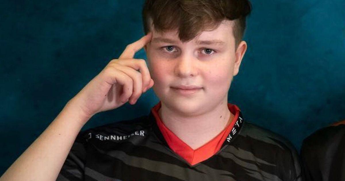 Mama lui l-a retras de la școală, ca să se poată juca pe calculator. &Icirc;n nici trei luni, puștiul a c&acirc;știgat o mică avere! &bdquo;Am 15 ani, sunt gamer și o să devin milionar&rdquo;