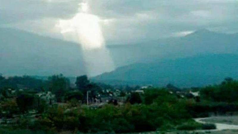 Semnul care anunță Apocalipsa s-a văzut pe cer! Creștinii au văzut clar imaginea lui Iisus (FOTO)