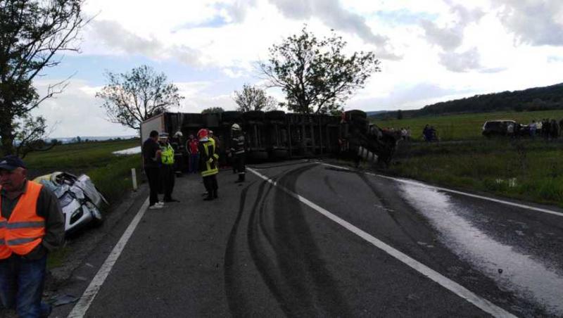 Accident violent cu doi morți și patru răniți, după ce un TIR s-a ciocnit cu două autoturisme, în Mureș!