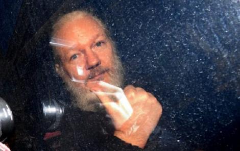 Julian Assange, inculpat de SUA de 17 capete de acuzare în baza legislaţiei împotriva spionajului