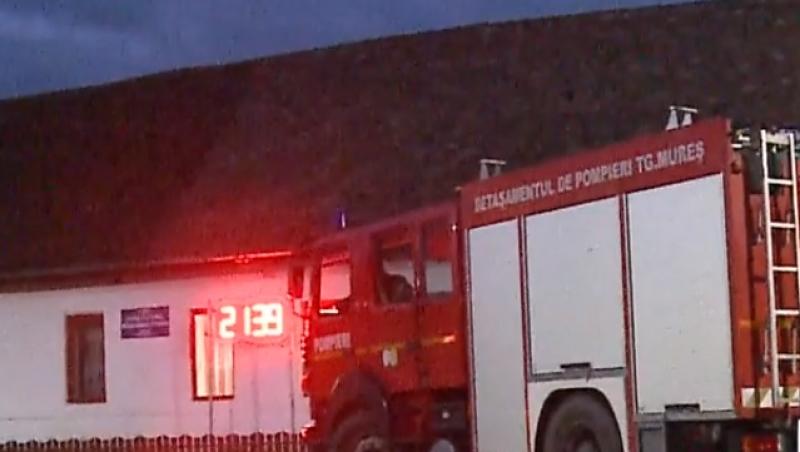 Pompierii au intervenit  la o secție de votare din Mureș! Ce surpriză au trăit oamenii (VIDEO)