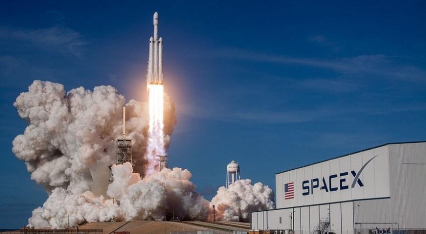 SpaceX a atras de la investitori o finanţare de peste 1 miliard de dolari &icirc;n ultimele şase luni, pentru serviciul de internet Starlink