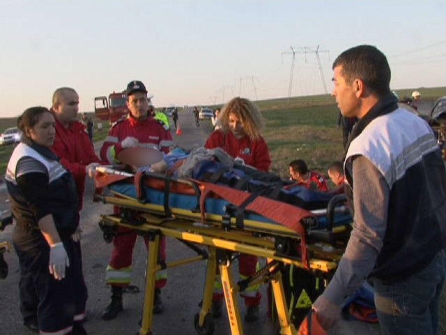 Carnagiu la Galați! Cinci victime &icirc;ntr-un accident rutier provocat de o maşină cu volan pe dreapta