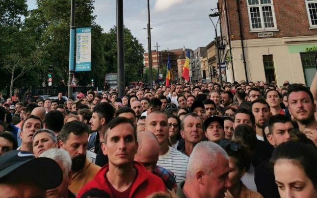 Ministrul de Externe Meleşcanu cere scuze rom&acirc;nilor din Diaspora că i-a ținut la coadă să voteze: "Regret"