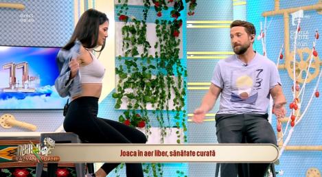 Neatza cu Răzvan și Dani. Ruxandra Luca a fost provocată să se dezbrace în direct la TV! Dani Oțil: "Nu am știut că ai pătrățele!"