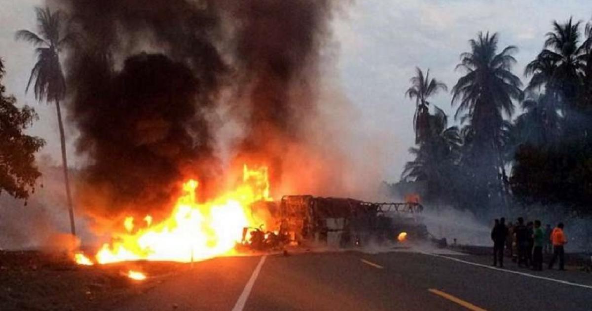 Cel puțin 21 de morți și peste 30 de răniți, &icirc;n urma unui accident cumplit. Victimele se &icirc;ntorceau dintr-un pelerinaj la Basilica Santa Maria din Mexic