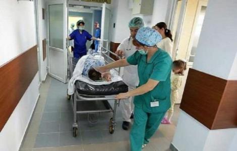 Un copil de trei ani a fost adus la spitalul din Iași, suspect de meningită. Care sunt simptomele care au speriat medicii