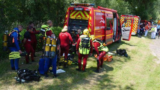Cel puţin trei morţi, &icirc;ntre care o fetiță de șase ani, după ce o barcă pneumatică s-a răsturnat &icirc;n Rin! Printre victime sunt și rom&acirc;ni