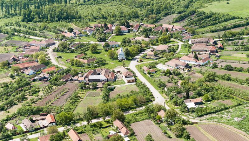Povestea singurului sat rotund din România. Diametrul: 210 metri. ”Vreau să-mi colonizați Banatul”