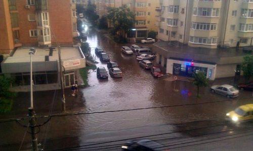 ANM a emis un nou cod roșu! Vremea se va &icirc;nrăutăți și mai mult &icirc;n orele următoare