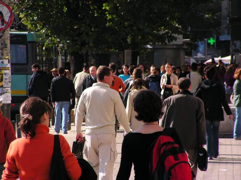 Declinul demografic a accelerat &icirc;n aprilie, din cauza scăderii natalităţii